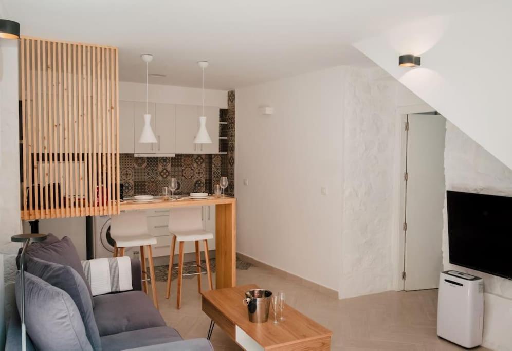 Compleet En Modern Appartement In Het Authentieke Stadshart Villajoyosa Buitenkant foto